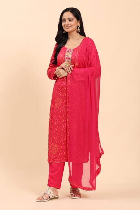 Buy_Mamicha_Pink Cotton Embroidery Round Neck Bandhani Print Kurta Set_Online_at_Aza_Fashions
