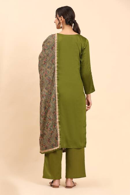 Shop Mamicha Green Cotton Sequins, Embroidery Round Neck Geometric Kurta Set at Aza Fashions Shop_Mamicha_Green Cotton Sequins, Embroidery Round Neck Geometric Kurta Set_at_Aza_Fashions