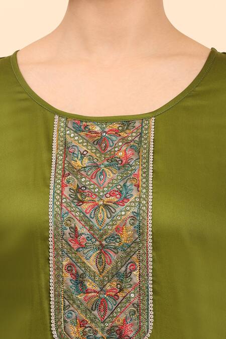 Shop Mamicha Green Cotton Sequins, Embroidery Round Neck Geometric Kurta Set Online at Aza Fashions Shop_Mamicha_Green Cotton Sequins, Embroidery Round Neck Geometric Kurta Set_Online_at_Aza_Fashions