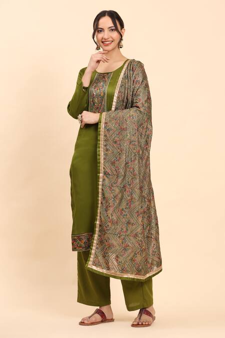 Shop Mamicha Green Cotton Sequins, Embroidery Round Neck Geometric Kurta Set Shop_Mamicha_Green Cotton Sequins, Embroidery Round Neck Geometric Kurta Set