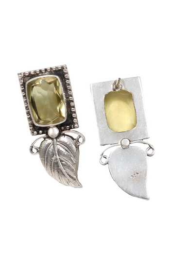 Buy_Sangeeta Boochra_Silver Plated Stones Leaf Pattern Hydro Earrings _Online_at_Aza_Fashions