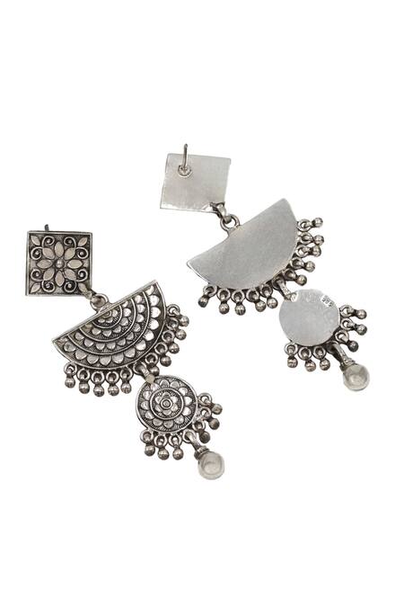 Sangeeta Boochra_Silver Plated Geometric Floral Carved Ghunghroo Earrings _Online_at_Aza_Fashions