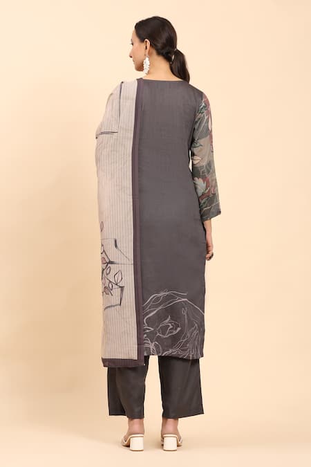 Shop Mamicha Gray Cotton Embroidery Round Neck Grey Thread Work Kurta Set With Dupatta at Aza Fashions Shop_Mamicha_Gray Cotton Embroidery Round Neck Grey Thread Work Kurta Set With Dupatta_at_Aza_Fashions