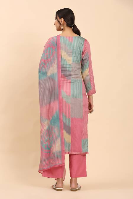 Shop Mamicha Blue Cotton Embroidery Round Neck Geometric Print Kurta Palazzo Set at Aza Fashions Shop_Mamicha_Blue Cotton Embroidery Round Neck Geometric Print Kurta Palazzo Set_at_Aza_Fashions