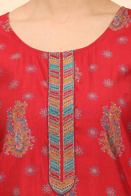 Mamicha Red Cotton Embroidery Round Neck Thread Work Kurta Set at Aza Fashions Mamicha_Red Cotton Embroidery Round Neck Thread Work Kurta Set_at_Aza_Fashions