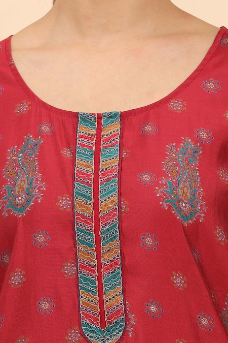Buy Mamicha Red Cotton Embroidery Round Neck Thread Kurta Palazzo Set Online at Aza Fashions Buy_Mamicha_Red Cotton Embroidery Round Neck Thread Kurta Palazzo Set_Online_at_Aza_Fashions