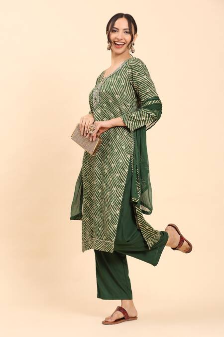 Mamicha_Green Cotton Embroidery Round Neck Diagonal Stripe Kurta Palazzo Set_Online_at_Aza_Fashions