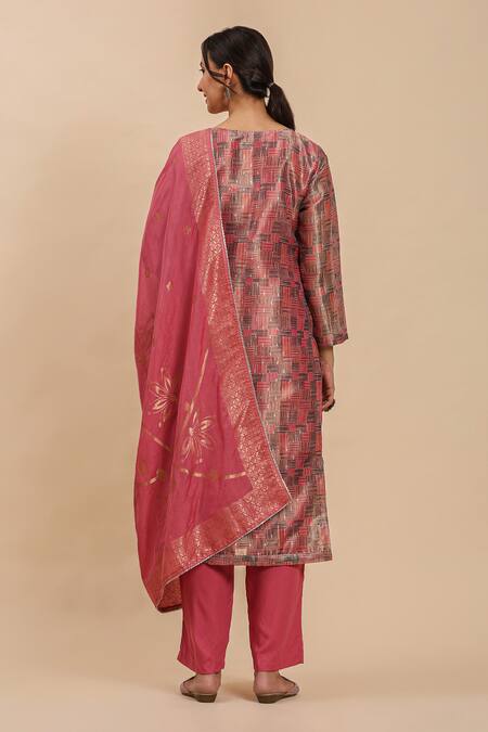 Shop Mamicha Pink Cotton Cut Work Round Neck Geometric Printed Cutdana Kurta Palazzo Set at Aza Fashions Shop_Mamicha_Pink Cotton Cut Work Round Neck Geometric Printed Cutdana Kurta Palazzo Set_at_Aza_Fashions