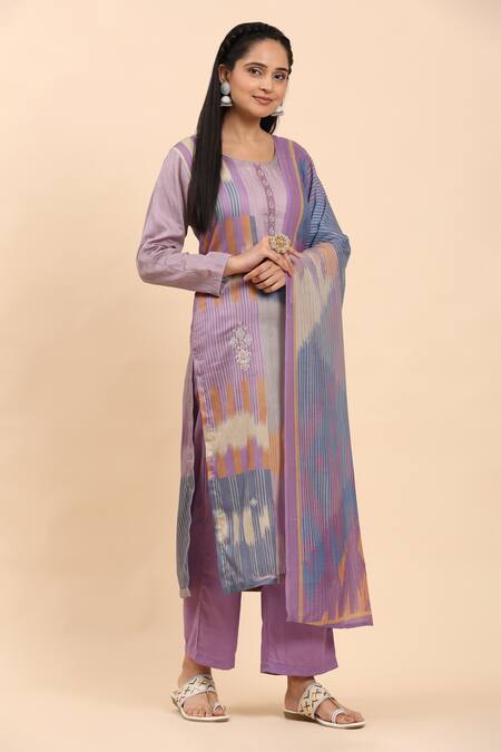 Shop_Mamicha_Purple Cotton Embroidery Round Neck Geometric Thread Kurta Set _Online_at_Aza_Fashions