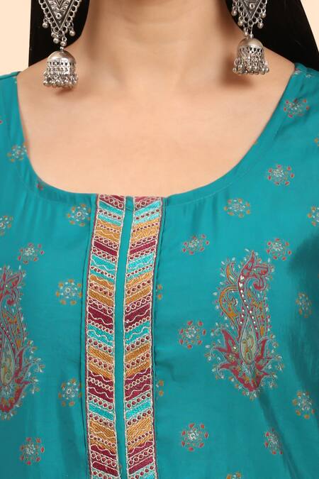 Shop_Mamicha_Green Cotton Embroidery Round Neck Floral Paisley Kurta Set_Online_at_Aza_Fashions