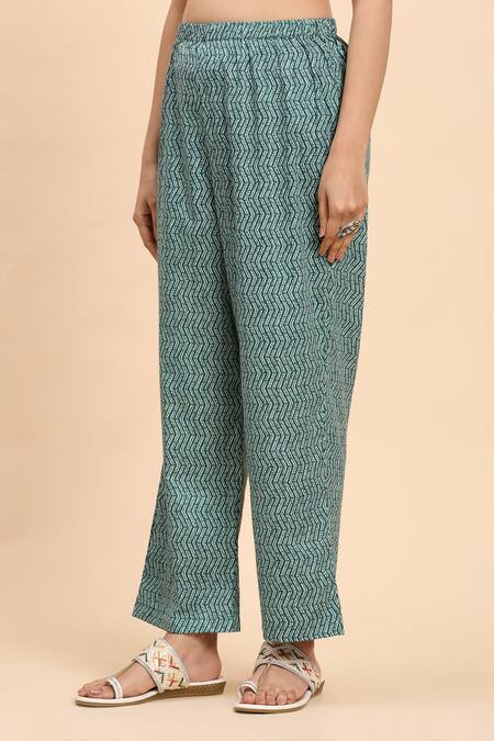 Mamicha_Green Cotton Embroidery Round Neck Floral Geometric Kurta Set_Online_at_Aza_Fashions