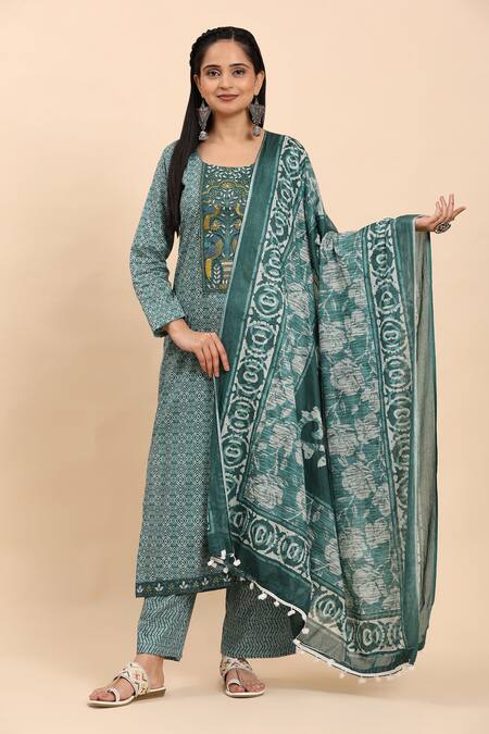 Buy_Mamicha_Green Cotton Embroidery Round Neck Floral Geometric Kurta Set_Online_at_Aza_Fashions
