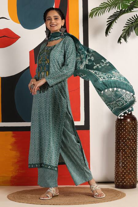 Mamicha_Green Cotton Embroidery Round Neck Floral Geometric Kurta Set_at_Aza_Fashions