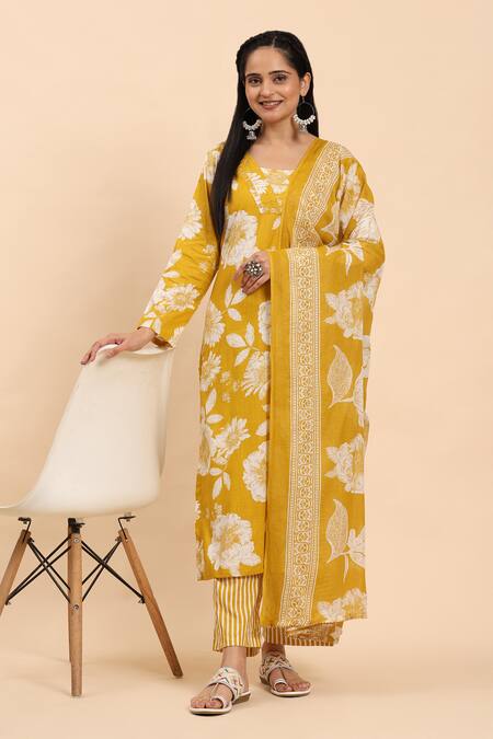 Mamicha Yellow Cotton V-neck Floral Print Kurta Set at Aza Fashions Mamicha_Yellow Cotton V-neck Floral Print Kurta Set_at_Aza_Fashions