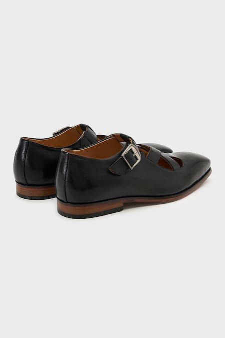 Buy_Nauvab_Black Plain Samrat Leather Sandals _Online_at_Aza_Fashions