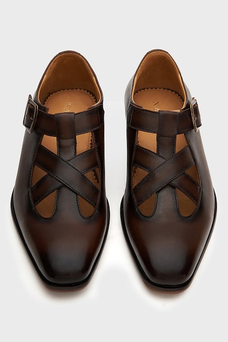 Shop Nauvab Brown Plain Samrat Interwoven Sandals at Aza Fashions Shop_Nauvab_Brown Plain Samrat Interwoven Sandals _at_Aza_Fashions