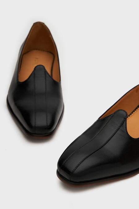 Shop Nauvab Black Pebble Grain Textured Mojiri Online at Aza Fashions Shop_Nauvab_Black Pebble Grain Textured Mojiri _Online_at_Aza_Fashions