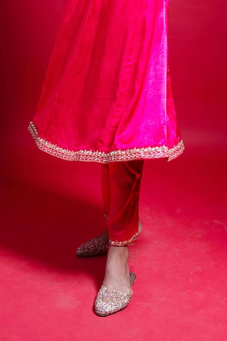 Buy_Aavya_Pink Gingham, Silk Embroidery V-neck Paisley Kurta Pant Set _Online_at_Aza_Fashions