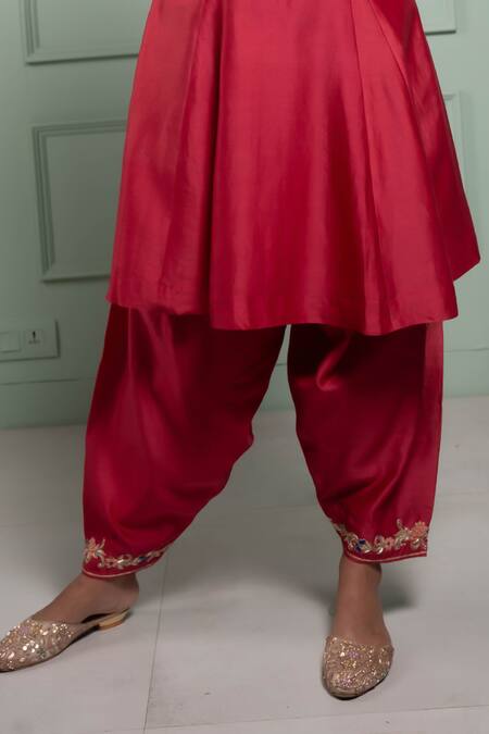 Aavya_Red Chanderi Embroidery Round Neck Crest Yoke Kurta Set _Online_at_Aza_Fashions