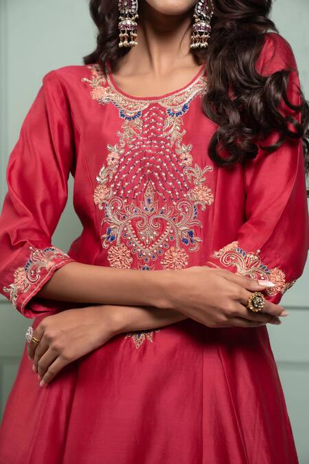 Buy_Aavya_Red Chanderi Embroidery Round Neck Crest Yoke Kurta Set _Online_at_Aza_Fashions