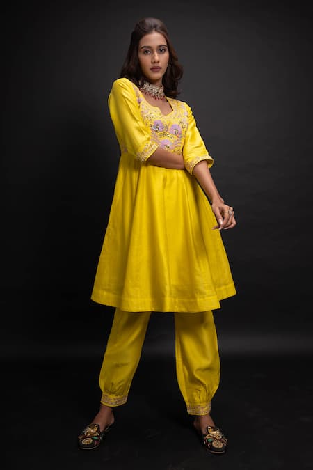 Aavya Yellow Bahar Embroidered Kurta Set 