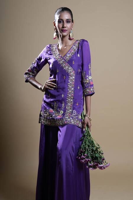 Aavya_Purple Silk Embroidery V-neck Gul Angarkha Kurta Set _Online_at_Aza_Fashions