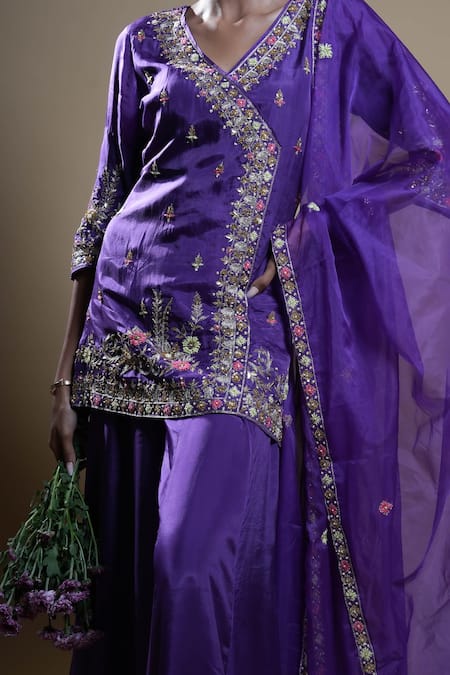 Buy_Aavya_Purple Silk Embroidery V-neck Gul Angarkha Kurta Set _Online_at_Aza_Fashions