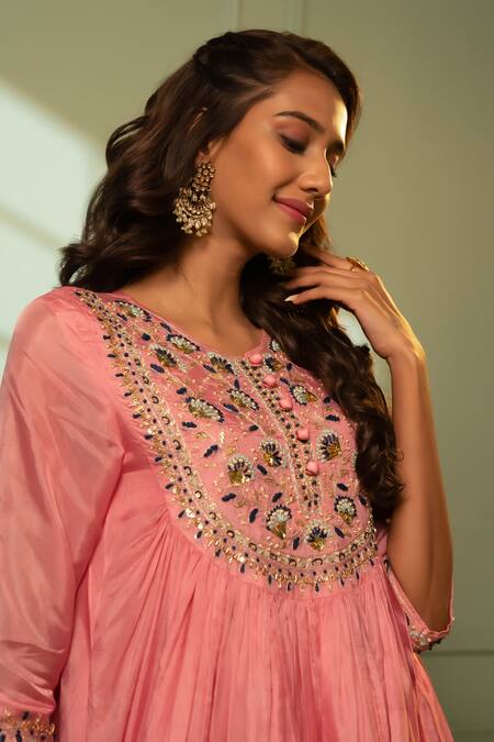 Aavya_Pink Silk Embroidery Round Neck Floret Kurta Set _at_Aza_Fashions