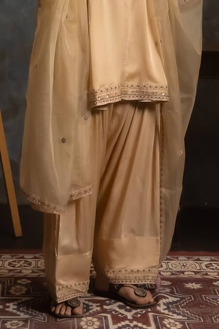 Aavya_Beige Satin, Linen, Chiffon Embroidery V-neck Blossom Garden Kurta Set _Online_at_Aza_Fashions