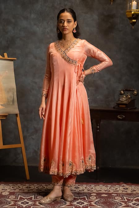 Aavya Phool Vine Embroidered Angarkha Set 