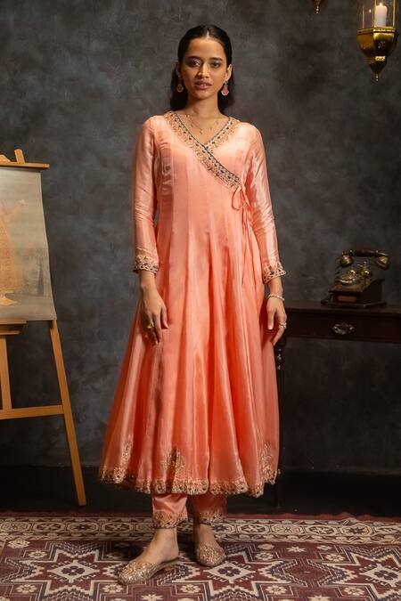 Buy_Aavya_Peach Silk, Linen Embroidery V-neck Phool Vine Angarkha Set _Online_at_Aza_Fashions