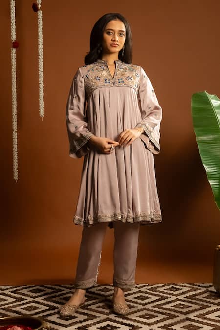 Aavya Gardenia Embroidered Kurta Set 