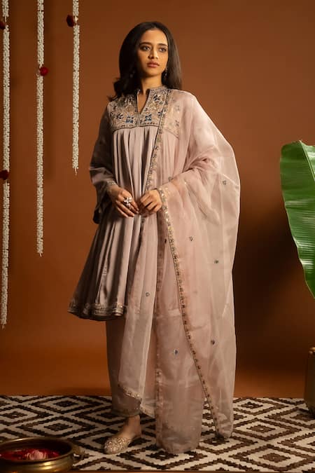 Buy_Aavya_Pink Satin, Cotton, Chiffon Embroidery Mandarin Collar Gardenia Kurta Set _Online_at_Aza_Fashions