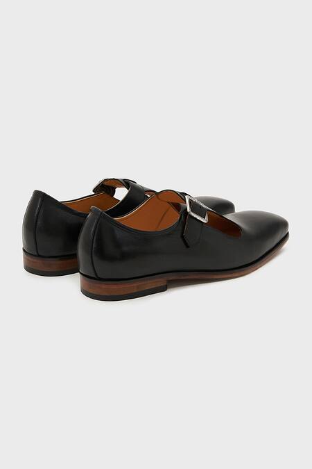 Buy Nauvab Black Plain Leather Cut-out Sandals Online at Aza Fashions Buy_Nauvab_Black Plain Leather Cut-out Sandals _Online_at_Aza_Fashions