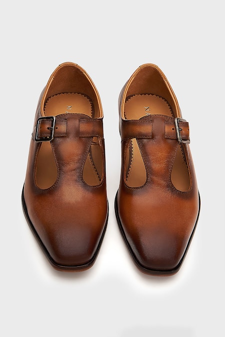 Shop Nauvab Brown Shaded Nyaya Cut-out Sandals at Aza Fashions Shop_Nauvab_Brown Shaded Nyaya Cut-out Sandals _at_Aza_Fashions