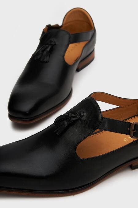 Nauvab_Black Plain Bagh Leather Shoes _at_Aza_Fashions