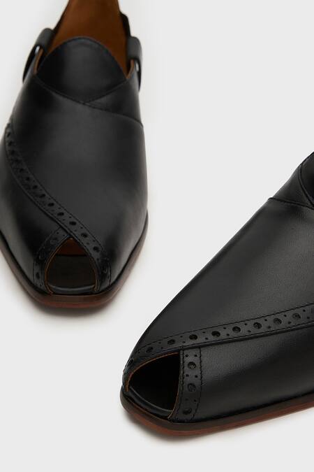 Shop Nauvab Black Textured Peashauri Open-toe Sandals Online at Aza Fashions Shop_Nauvab_Black Textured Peashauri Open-toe Sandals _Online_at_Aza_Fashions