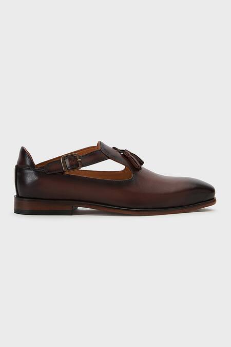 Nauvab_Brown Plain Leather Bagh Shoes _Online_at_Aza_Fashions