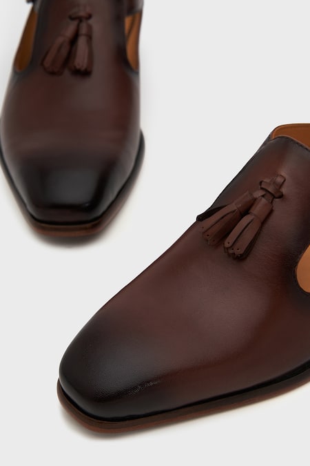 Shop_Nauvab_Brown Plain Leather Bagh Shoes _Online_at_Aza_Fashions