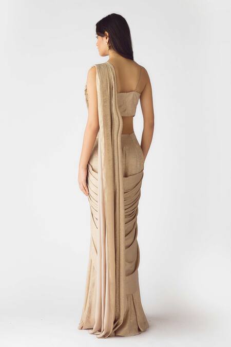 Basanti - Kapde Aur Koffee_Gold Georgette Pearls, Sequins Sweetheart Neck, Embroidered Pre-draped Saree Set_Online_at_Aza_Fashions