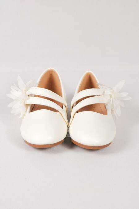 Ninobello_White Fabric Flowers Floral Applique Bellies _Online_at_Aza_Fashions