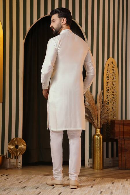 Shop Soniya G Off White Silk Mirrors, Embroidery Crest Kurta Set at Aza Fashions Shop_Soniya G_Off White Silk Mirrors, Embroidery Crest Kurta Set_at_Aza_Fashions