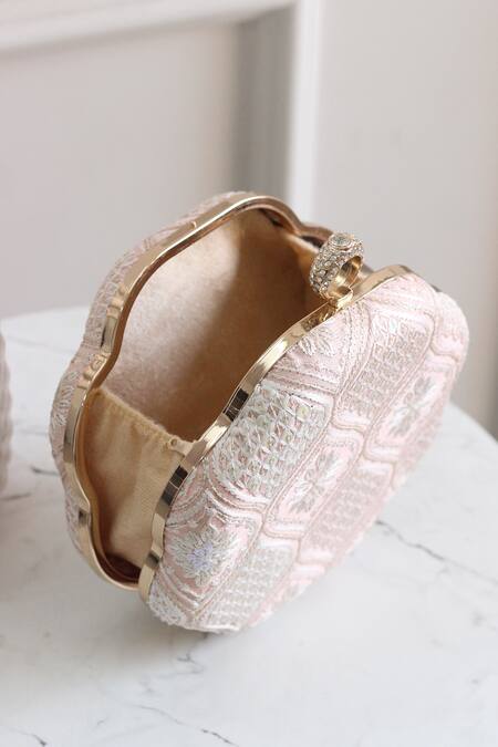 Shop Boxwish By Bhumika White Cut Work, Embroidery 3d Floral Applique Clutch Shop_Boxwish By Bhumika_White Cut Work, Embroidery 3d Floral Applique Clutch