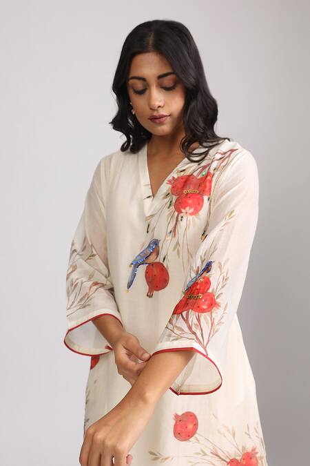 Buy_Trendy Tokari_Ivory Silk, Chanderi Embroidery V-neck Floral Bird Print Kurta And Pant Set _Online_at_Aza_Fashions
