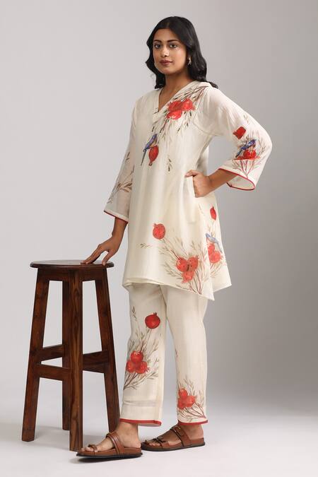 Shop_Trendy Tokari_Ivory Silk, Chanderi Embroidery V-neck Floral Bird Print Kurta And Pant Set _Online_at_Aza_Fashions