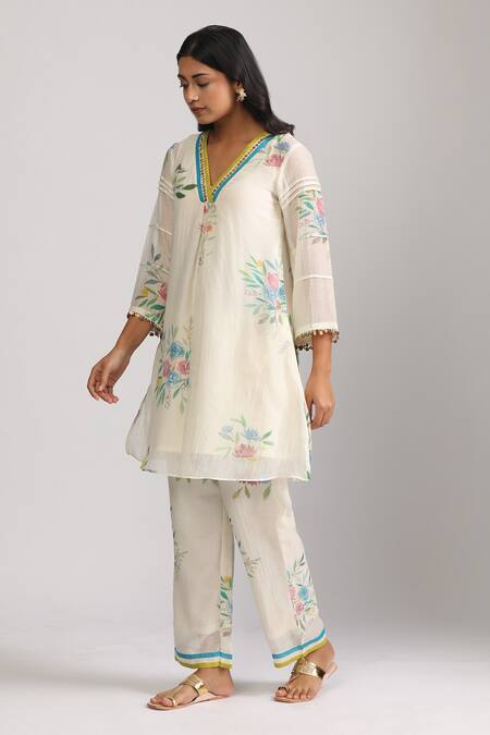 Trendy Tokari_Ivory Silk, Chanderi Sequins V-neck Floral Printed Kurta Set _Online_at_Aza_Fashions