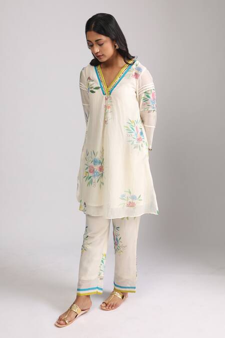 Buy_Trendy Tokari_Ivory Silk, Chanderi Sequins V-neck Floral Printed Kurta Set _Online_at_Aza_Fashions