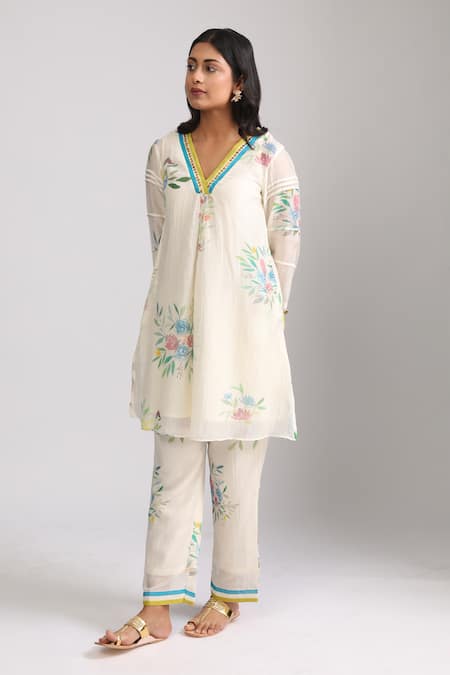 Trendy Tokari Ivory Floral Printed Kurta Set 