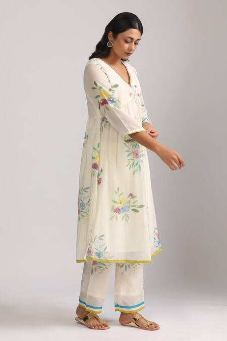 Trendy Tokari_Ivory Silk, Chanderi Sequins, Embroidery V-neck Bloom Print Kurta Set _Online_at_Aza_Fashions