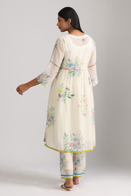 Trendy Tokari Bloom Print Kurta Set 
